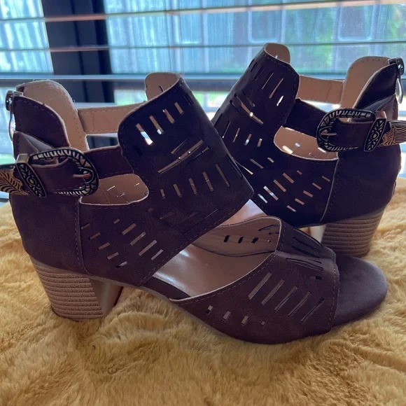 Womens Leather Shoes - Picture 9 of 11